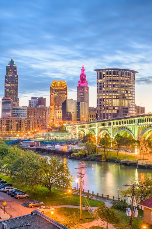 Cleveland, Ohio, USA city skyline