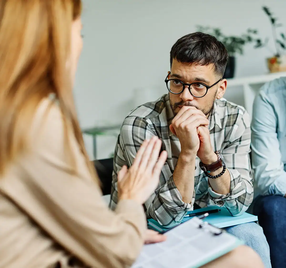 Therapist and patient discussing mental health in San Diego.